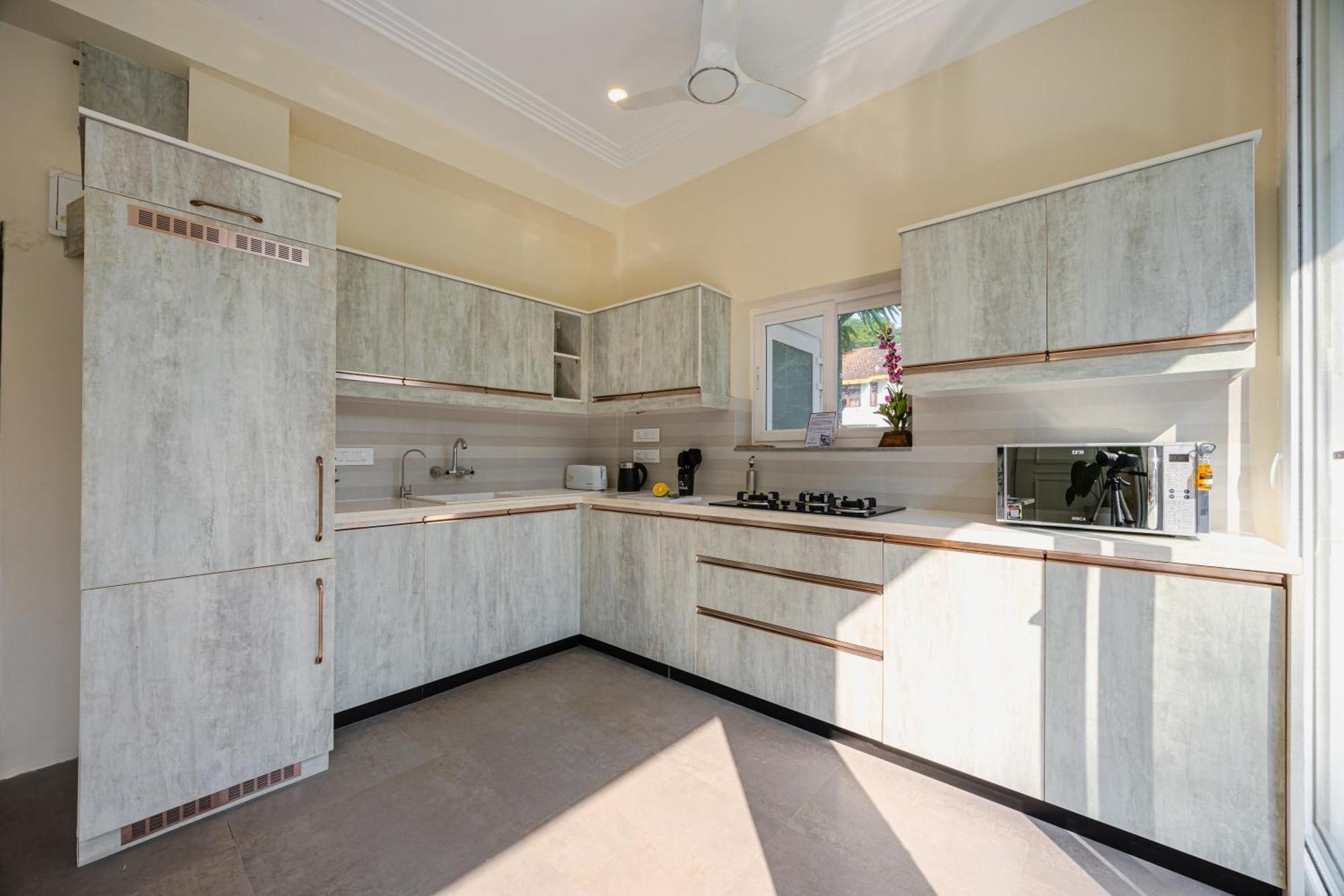 Elivaas 4 Bhk Villa Near Beach With Private Pool & Bar - Casa Boa Vida Кандолим Экстерьер фото