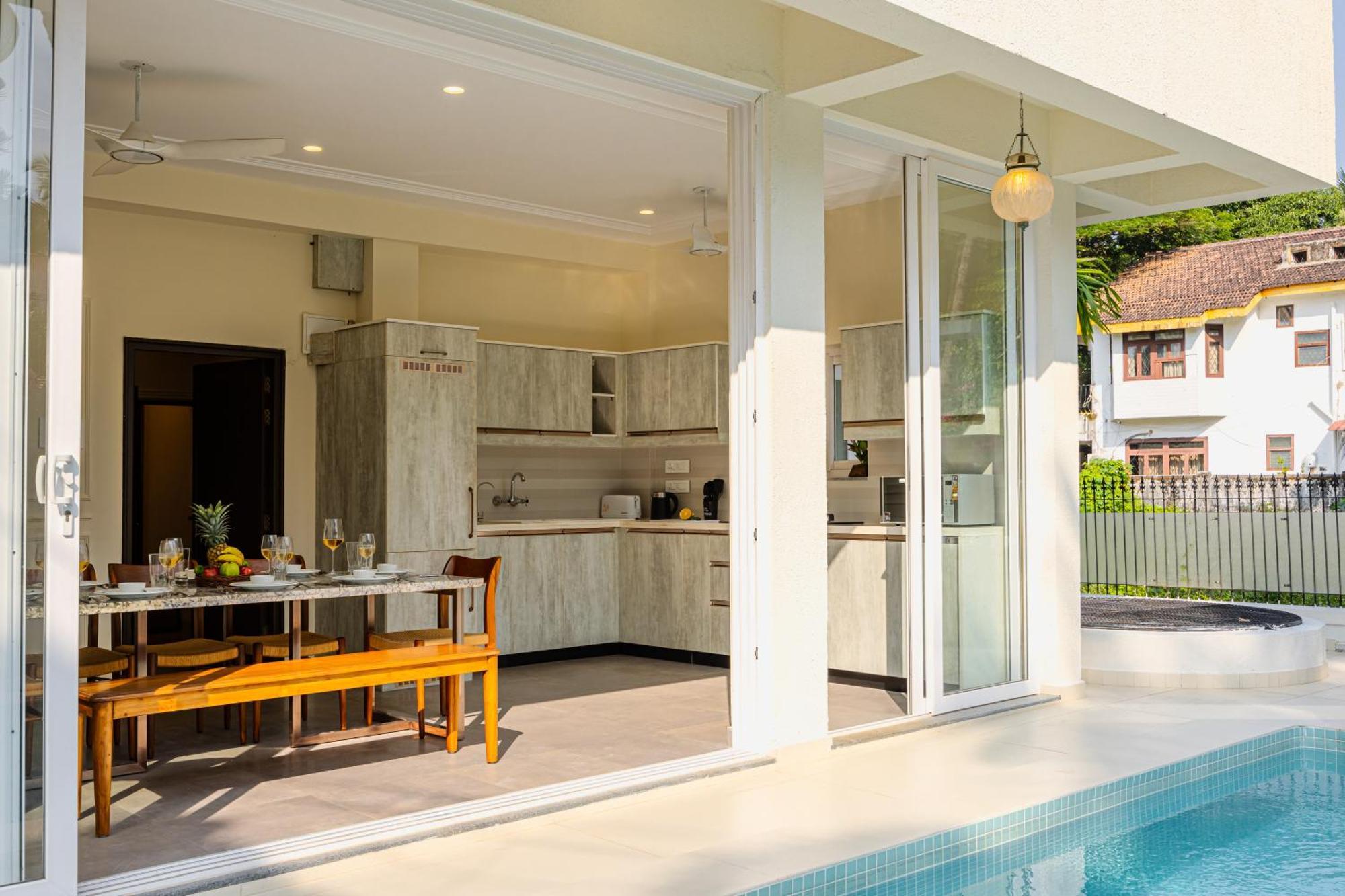 Elivaas 4 Bhk Villa Near Beach With Private Pool & Bar - Casa Boa Vida Кандолим Экстерьер фото