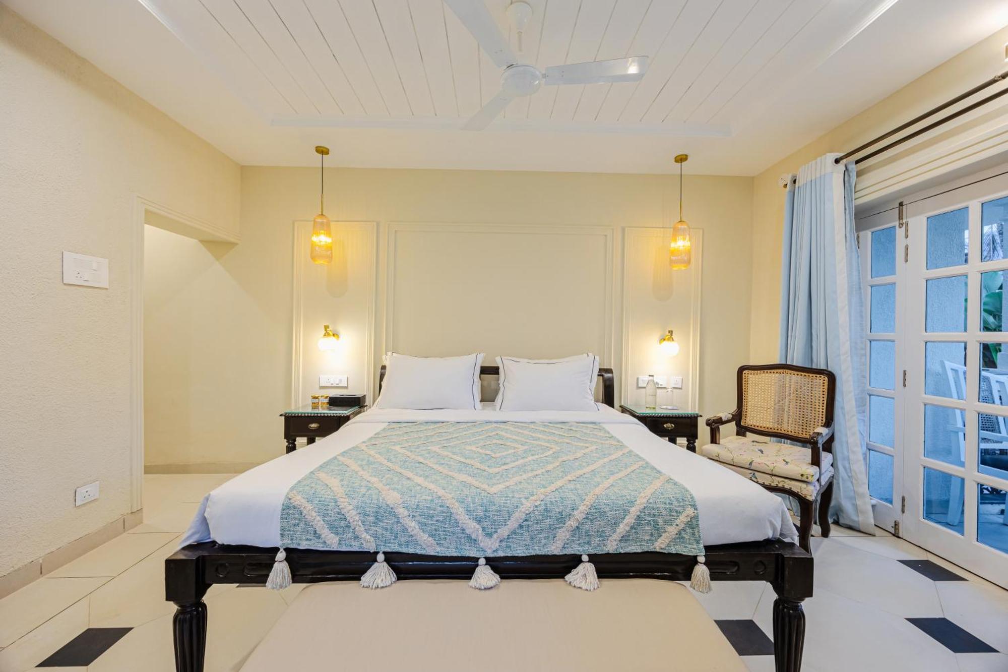 Elivaas 4 Bhk Villa Near Beach With Private Pool & Bar - Casa Boa Vida Кандолим Экстерьер фото