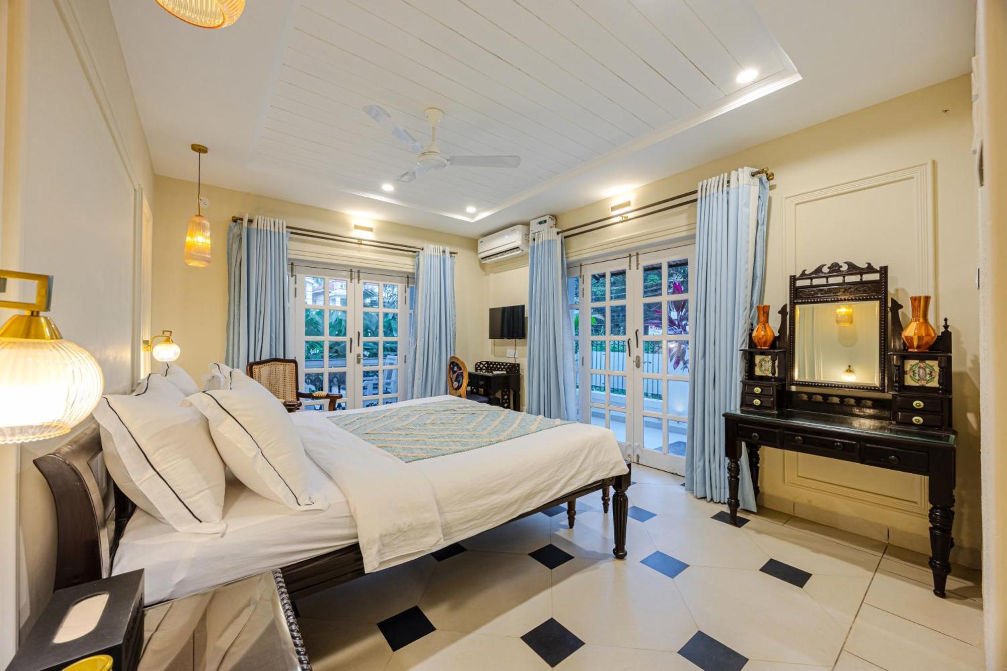 Elivaas 4 Bhk Villa Near Beach With Private Pool & Bar - Casa Boa Vida Кандолим Экстерьер фото