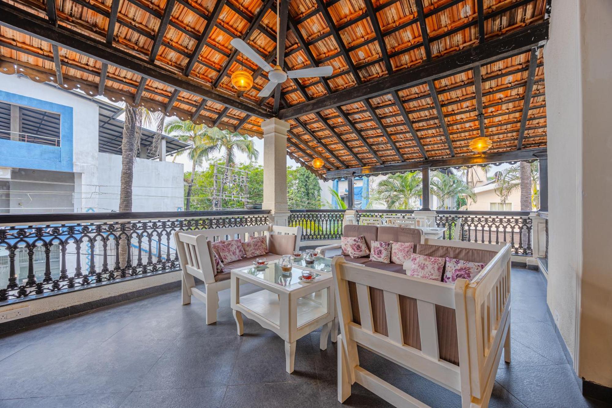 Elivaas 4 Bhk Villa Near Beach With Private Pool & Bar - Casa Boa Vida Кандолим Экстерьер фото