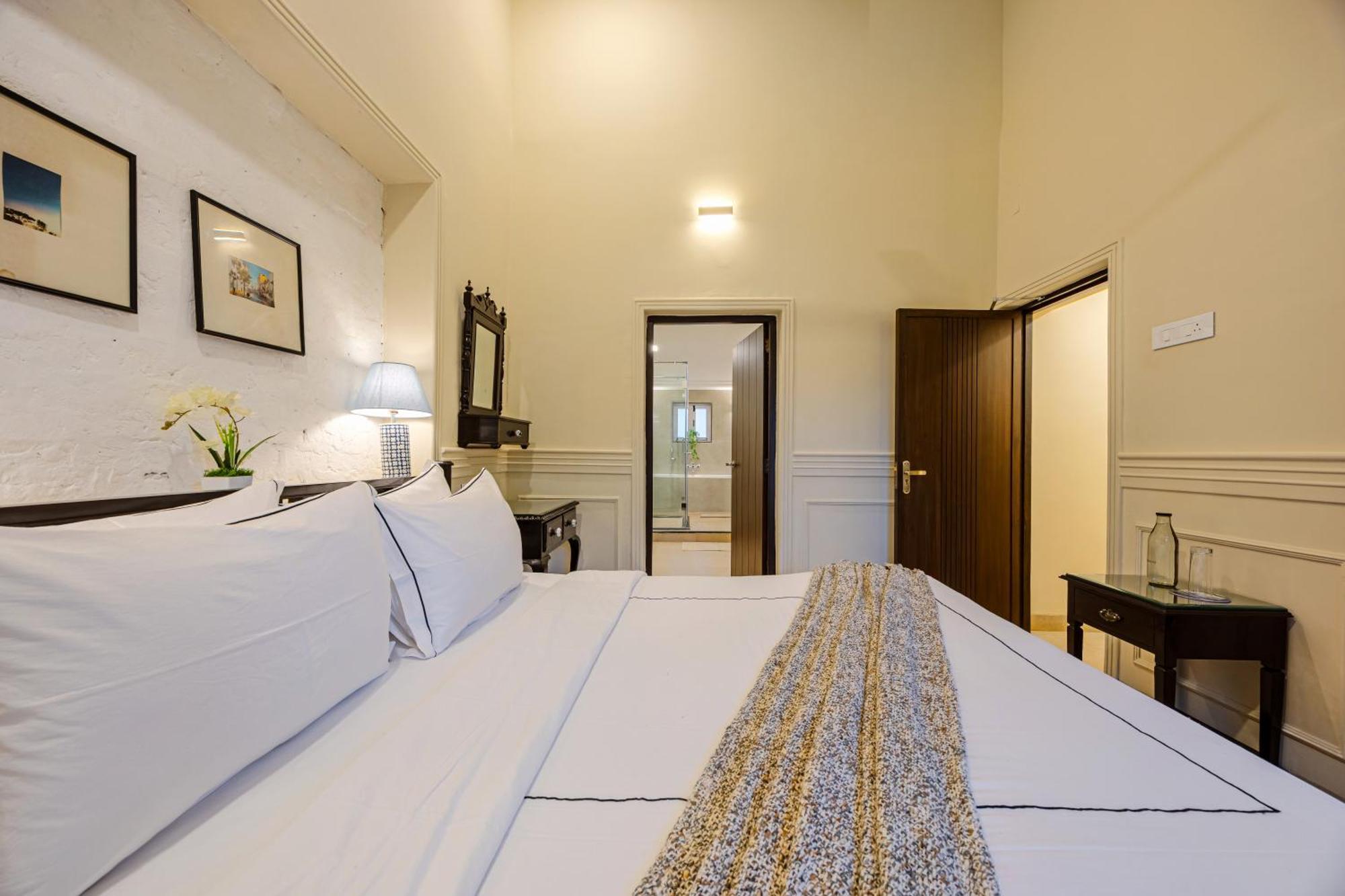 Elivaas 4 Bhk Villa Near Beach With Private Pool & Bar - Casa Boa Vida Кандолим Экстерьер фото