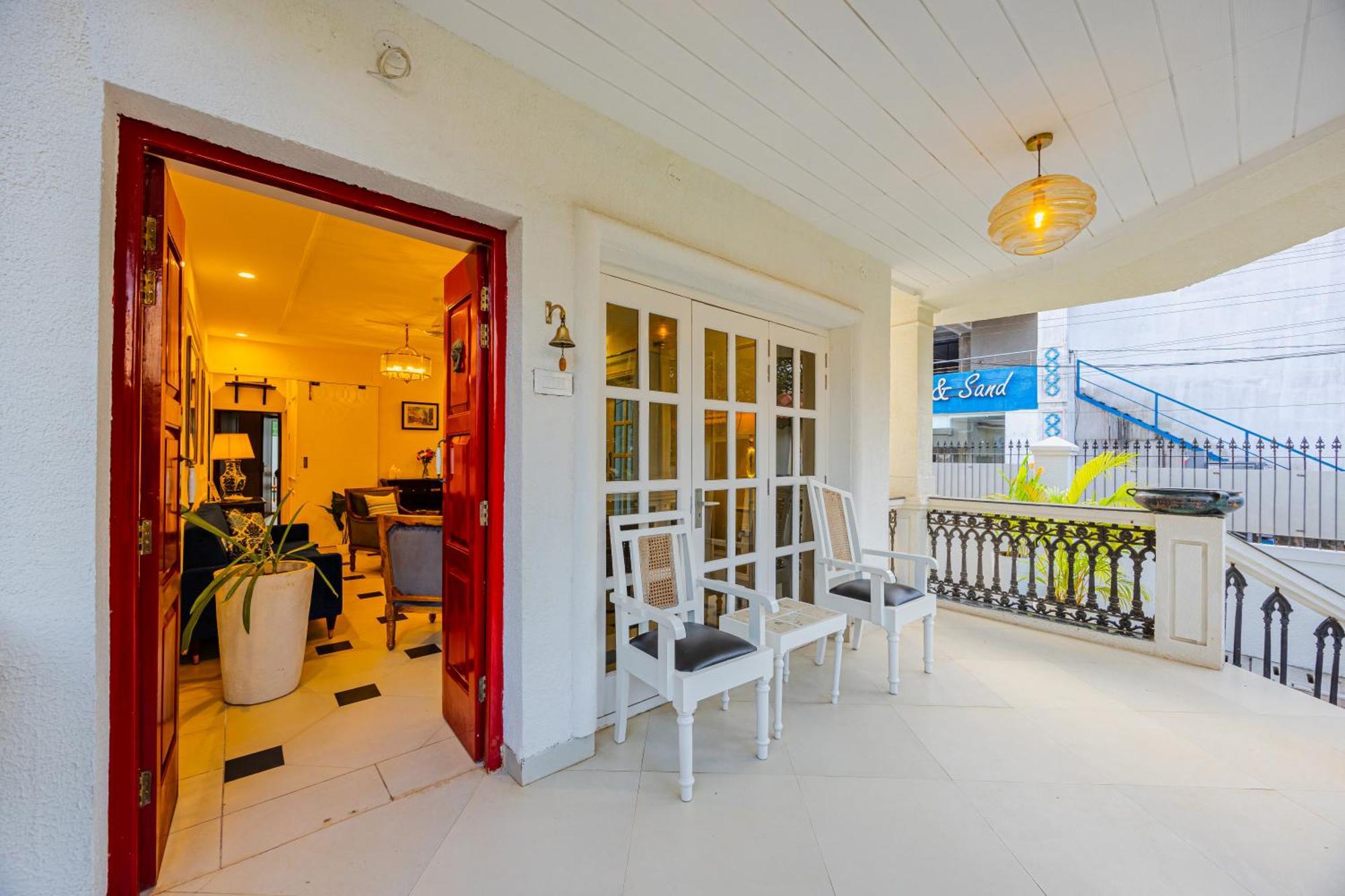 Elivaas 4 Bhk Villa Near Beach With Private Pool & Bar - Casa Boa Vida Кандолим Экстерьер фото